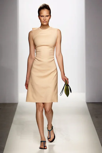 Look 17